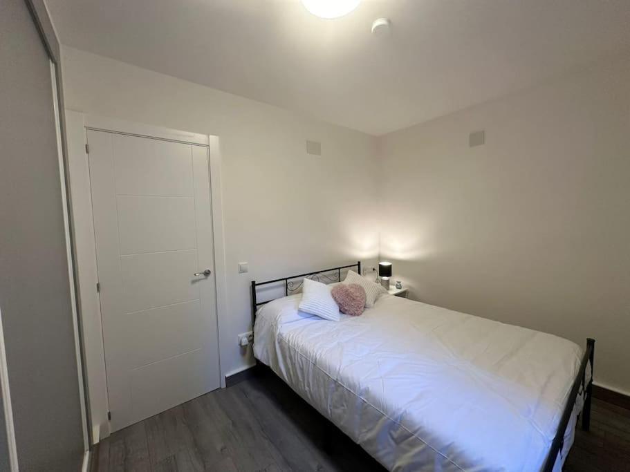 Apartment Cosy In 10' From The Beach - Rene Málaga